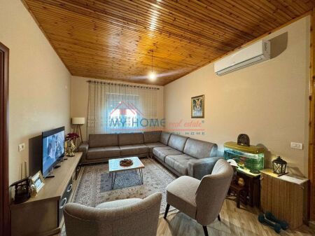 Apartament 3+1 ne shitje tek ish Tregu Elektrik Tirane
