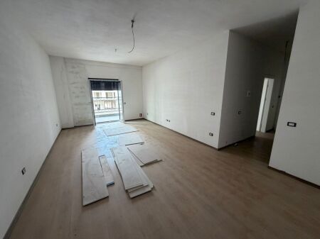 APARTAMENT 2+1+2 PËR SHITJE NË SAUK TË VJETËR TEK REZIDENCA "PORTA TIRANA E RE"!
