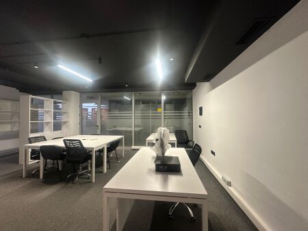 Appartamento Ufficio Open Space in Affitto a Pazari I Ri