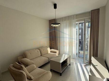 Qera Apartament 2+1+Post Parkimi,Komuna e Parisit 1,400 €