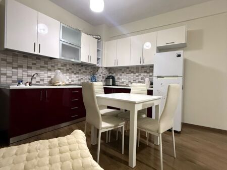 Appartamento in affitto 2+1+2 ad Astir .