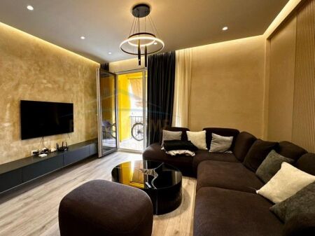 Shitet,Apartament 2+1+2+Post Parkimi , Kompleksi Grand Gallery