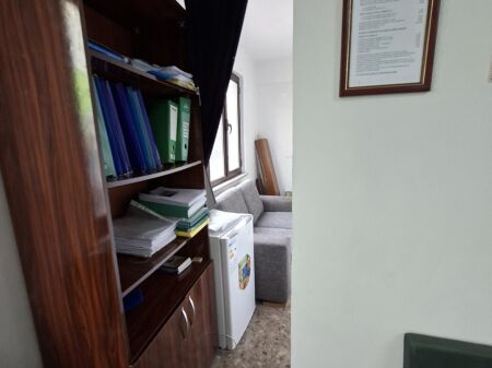 OFFICE FOR RENT. RENT OLD EXHIBITION 100 €