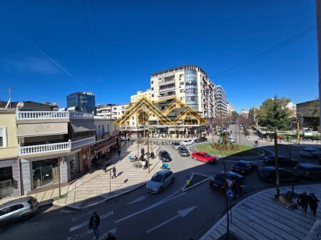 SHITET APARTAMENT 2+1 NE QENDER DURRES!