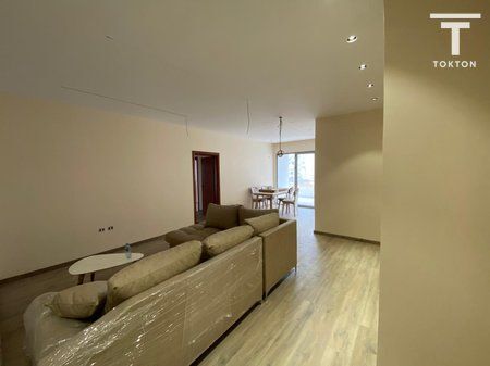 QIRA, APARTAMENT 3+1+2 BULEVARDI ZHAN D'ARK, TIRANË