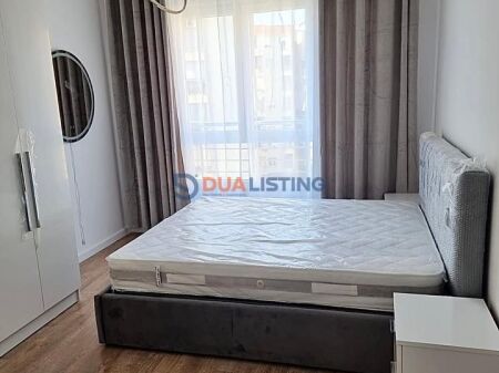 Appartamento moderno 1+1+Posto auto presso Komuna e Parisit!
