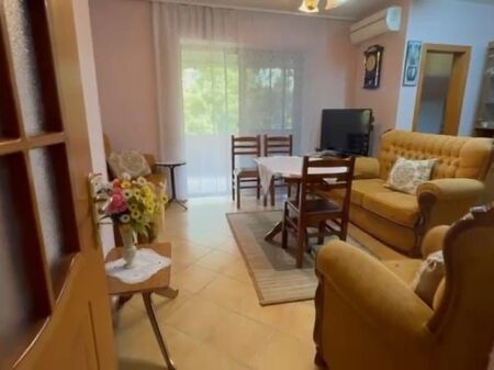 Jepet me qira apartament 2+1 ,Ali Demi 425 €