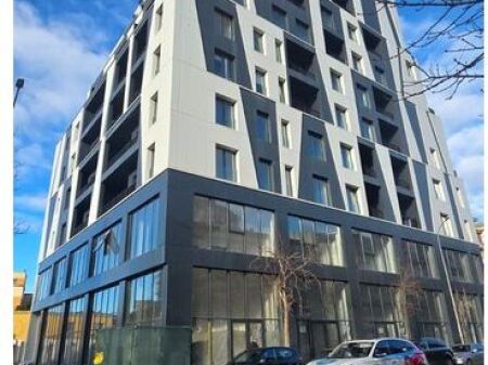 AMBIENT KOMERCIAL 200 M² ME VIZIBILITET MAKSIMAL