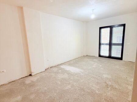 JEPET ME QERA KATI I DYTE I NJE VILE TEK MUZEUMI, DURRES