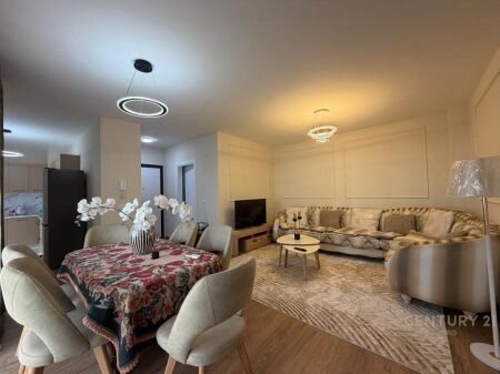 APARTAMENT 2+1+2 NE LAPRAK PER SHITJE