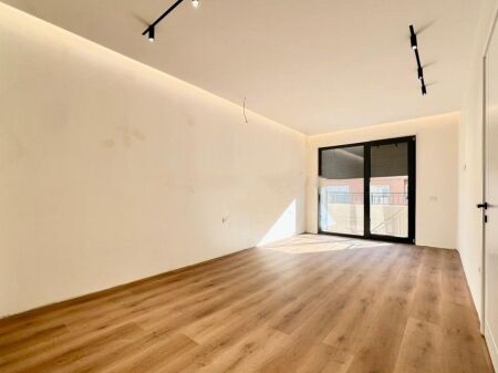 SHESIM, SUPER APARTAMENT 2+1+2 me POST PARKIMI, LIQENI THATE