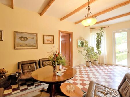 🏡 SHTËPI PRIVATE ME QIRA – Pazari i Ri