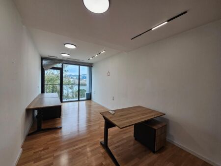 Lake View, Japim zyre per qira