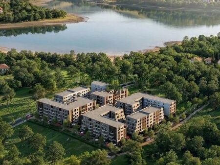 Lago di Paskuqan, Vendesi Appartamento 1+1 !