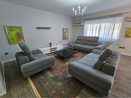 Apartament 3+1+2 me qira tek Garda