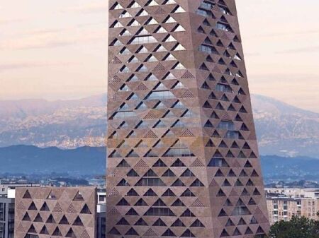 Shitet , Apartament 2+1+ Post Parkimi , Tirana Tower , Porcelan