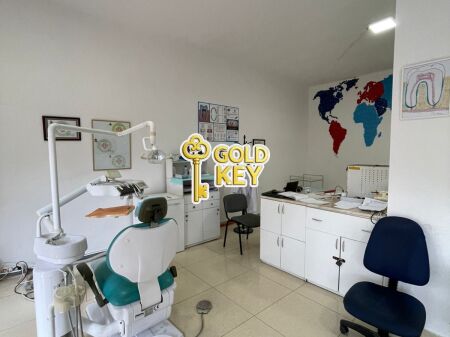 🏢 AMBIENT BIZNESI ME QERA POLIKLINIKA DURRES