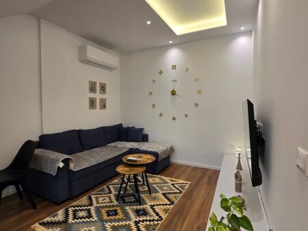 🏠Ne zonen e Rruges se Durresit,jepet me qera kati i I-re i nje vile1+1,i sapo mobiluar. 600Euro   