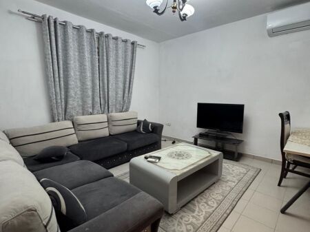 FOR RENT Entrance 2+1/Private house Laprake, near the Military Hospital 40,000 Leke/Month (1 parking space)
