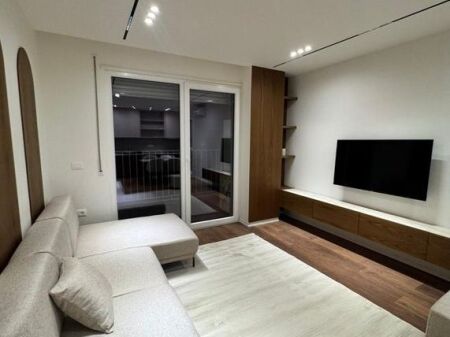 XHamllik jepet me qira apartament 1+1