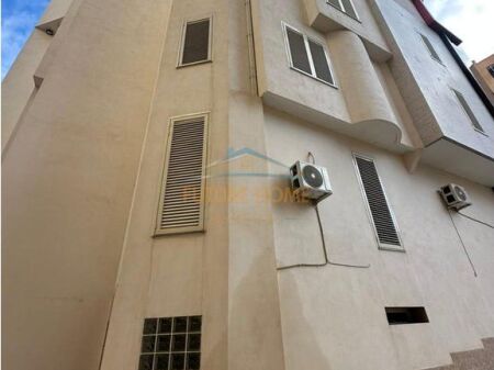 Qera, Godinë 4 Katëshe,Laprakë,Tiranë