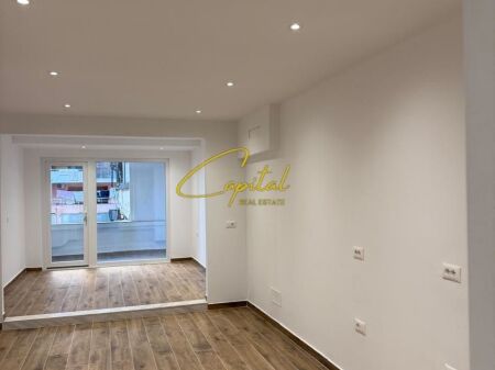 ZYRE ME QIRA 60 M2 ISH STACIONI TRENIT 800 EURO