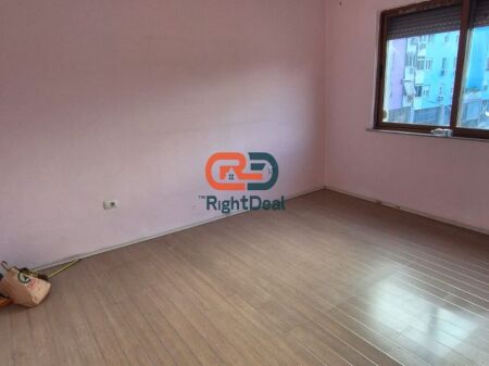 A Myslym Shyri, Appartamento 2+1 con Pianta Regolare in Vendita!!