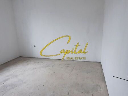 AMBIENT BIZNESI ME QIRA 12 M2 QENDER 30.000 LEKE