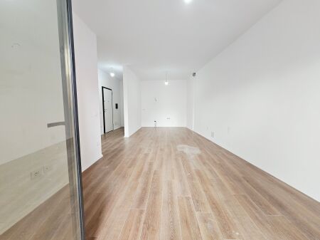 Zyre me Qira ne Rr. Kavaje Galeri Roma