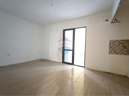 Appartamento 2+1 in vendita a Ishekspozita