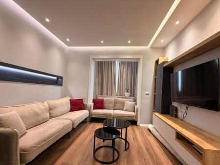 APARTAMENT ME QERA TEK SHESHI WILSON,TIRANA E RE