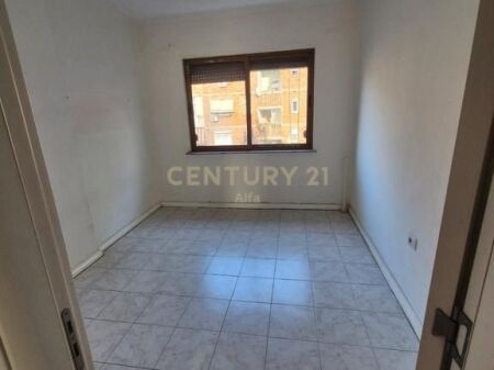 Shitet Apartament 2+1 në Myslym Shyr – Pallat Ekzistues!