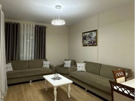 5 Maj apartament me qera 1+1