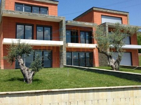 Qera, Vile me pishine, Olive Grove Residence