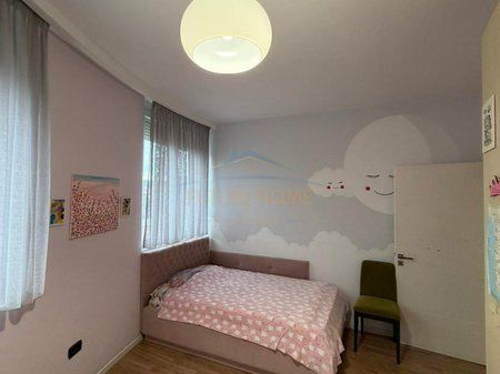 Shitet, Apartament 2+1, Rruga Gramoz Pashko.