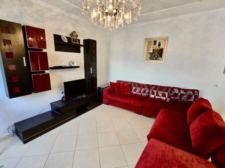 Apartament 2+1 per Qera tek Zogu Zi