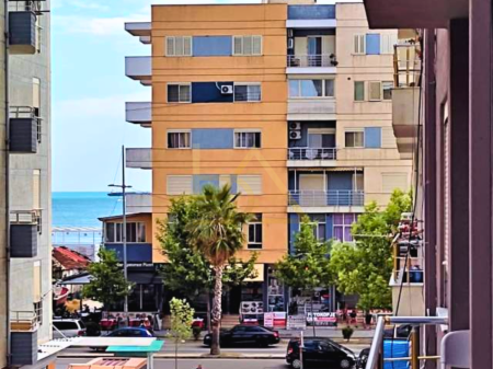 Shitet Apartament – Durrës, Plazh, Rrota e Kuqe