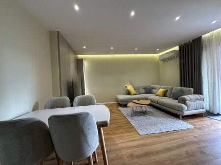 Appartamento 1+1 in Vendita in Via Kavaja, vicino al Centro di Tirana! 284.000 €