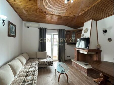 JEPET ME QIRA PAPAFINGO NE QENDER TE DURRESIT!