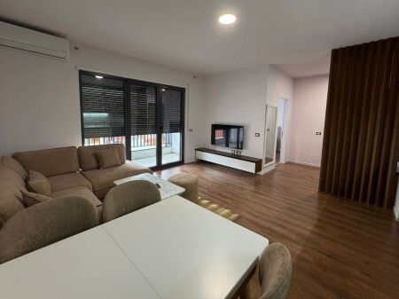 Apartament 1+1 me qira tek Bulevardi i Ri, prane Jordan Misja