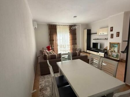 Jepet apartament me qera 2+1 +2Astir