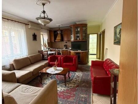 Apartament 3+1+2 Me Qira te Gjimnazi Petro Nini Luarasi 700 € /Muaj