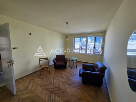 Shitet 2+1 Tek Bulevardi Kryesor