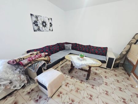 Jepen me qera super apartamente 1+1 prane Semaforit 1 te  Kënetë