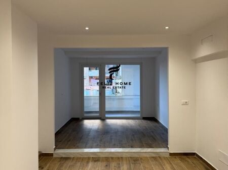 ZYRE ME QERA 60 M2 STACIONI I TRENIT 80.000 LEKE