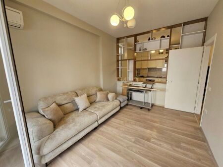 Apartent me qera pran gjimnazit Partizani 1+1