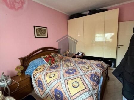 Shitet Apartament 2+1 në Qendër të Durrësit – Pranë Stacionit të Trenit