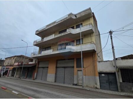 🏡 Vilë – Për Shitje – Rruga Ali Demi, Vlorë