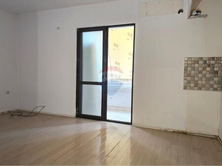 Appartamento 2+1 in vendita a Ishekspozita