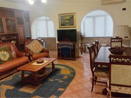 Appartamento in affitto vicino alla Scuola Sinan Tafaj